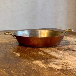 Vintage French Copper Gratin Pan Métaux
Ouvrés de Vesoul (E)